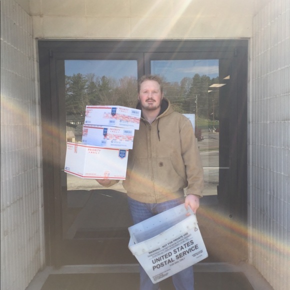 Meet Your Posher - Picture 6 of 7